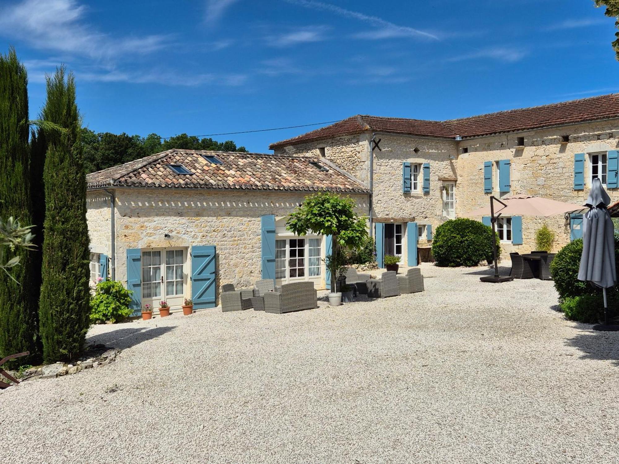 La Nouvelle Vie En Quercy Bed and Breakfast Montaigu-de-Quercy Exteriör bild